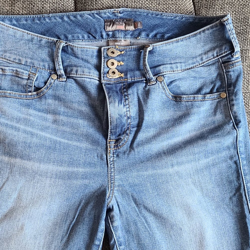 Torrid Medium Wash Jegging 16R